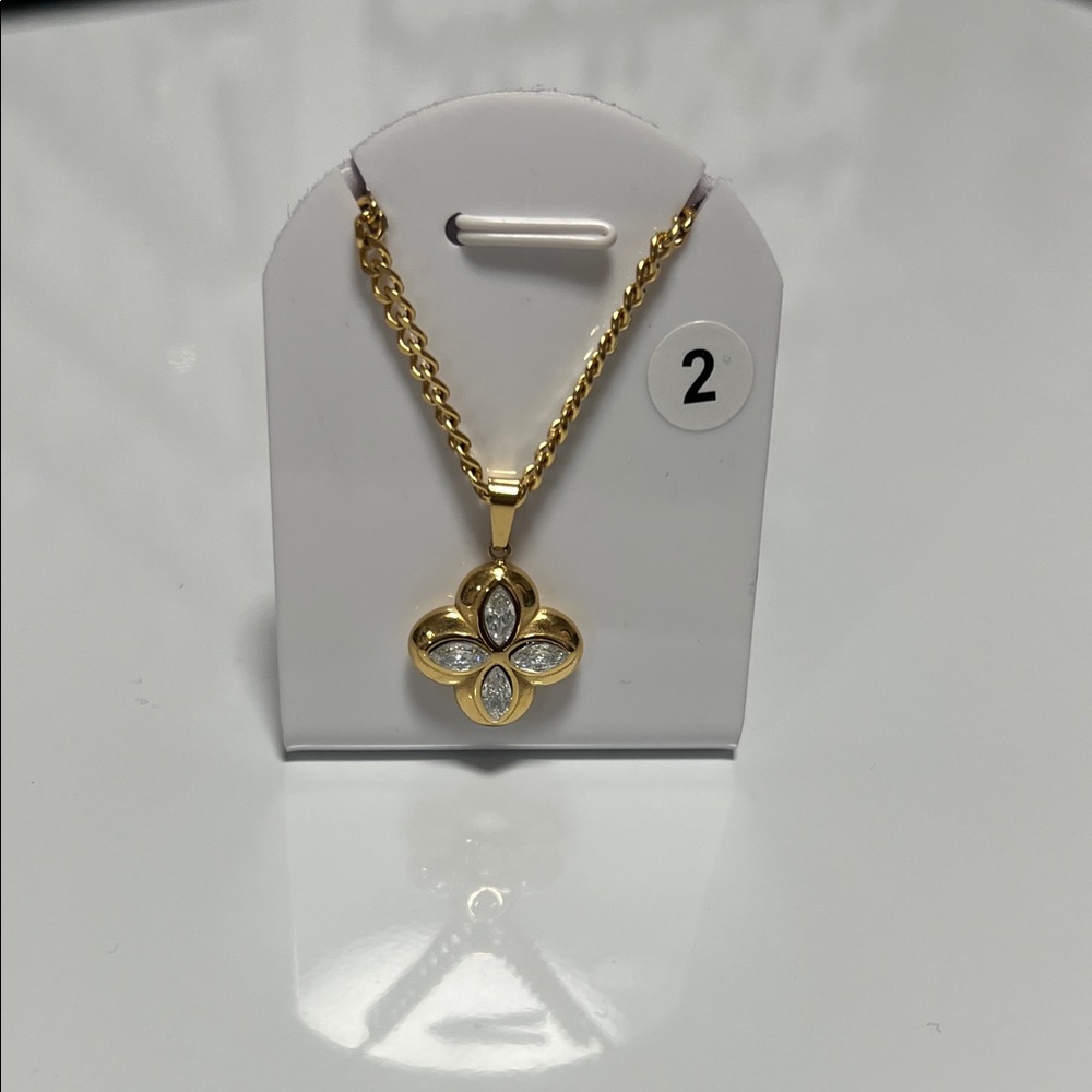 Elegant Gold and Silver Pendant Necklace